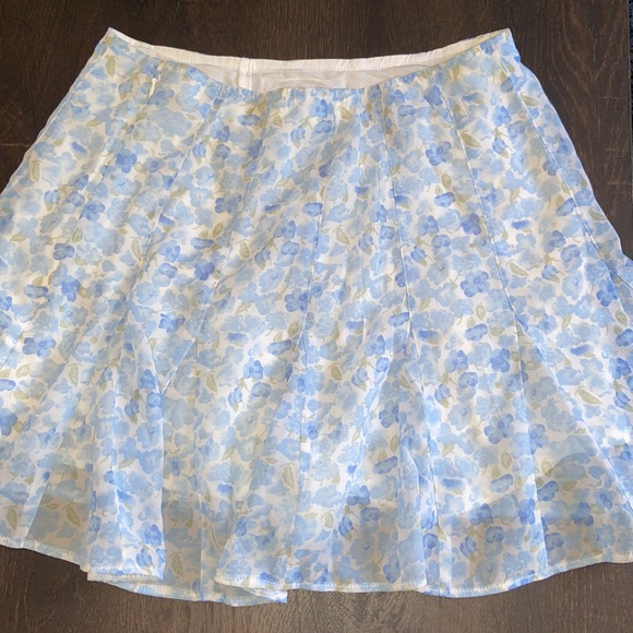 NWT Hollister Floral Skirt - Small - Picture 3 of 4